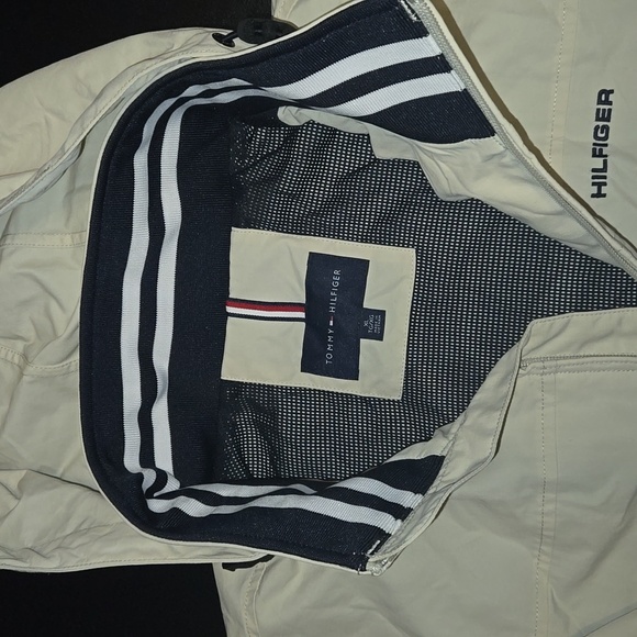 Tommy Hilfiger beige windbreaker - Picture 3 of 4